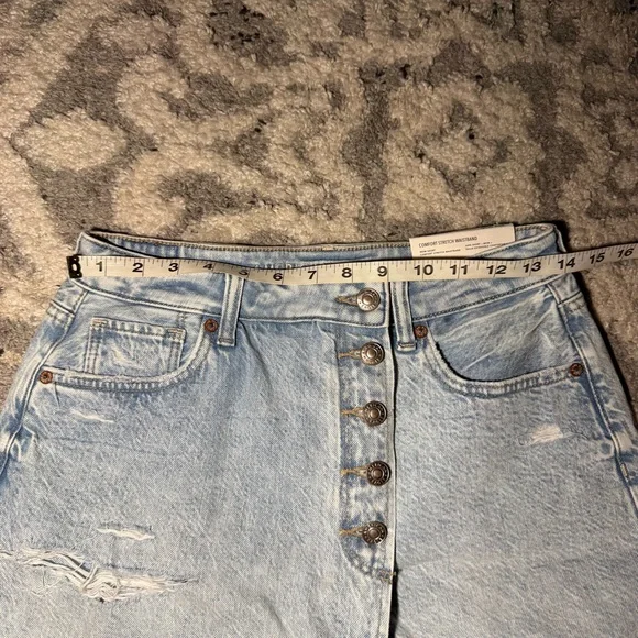 NWT American Eagle Light wash mom Jean denim Skort size 6 🤍 - Picture 6 of 6